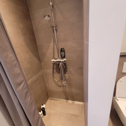 murer nyt badeværelse fliser bruser