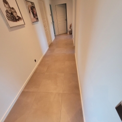 murer nyt badeværelse fliser gang