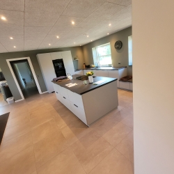 murer nyt badeværelse fliser klinker