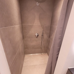 murer nyt badeværelse fliser