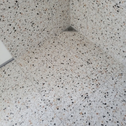 omfugning af murværk hvide fliser