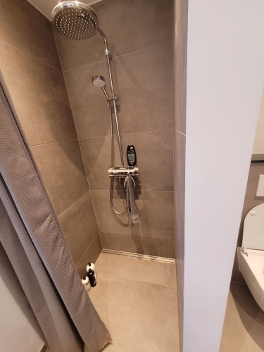 murer nyt badeværelse fliser bruser