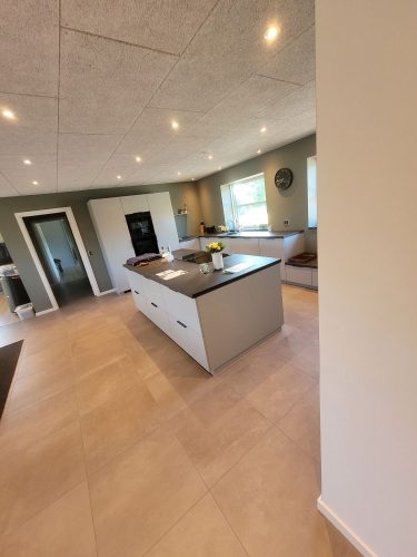 murer nyt badeværelse fliser klinker