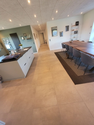 murer nyt badeværelse fliser stue