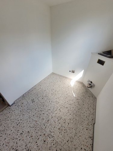 omfugning af hvide fliser