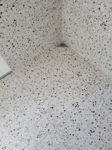 omfugning af murværk hvide fliser