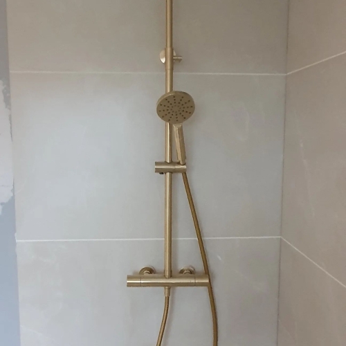 omfugning af murvaerk og udkradsning guld bruser