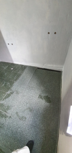 renovering af badeværelse fliser grøn Fyn