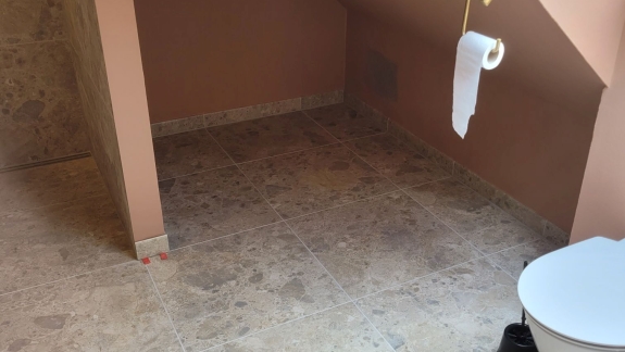 omfugning af murværk granitgulv