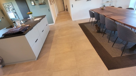 murer nyt badeværelse fliser stue