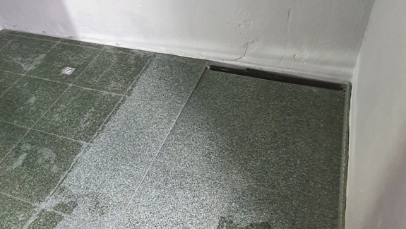 renovering af badeværelse fliser grøn Fyn